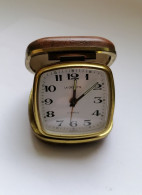 SVEGLIA OROLOGIO DA VIAGGIO LA CROISETTE MADE IN GERMANY 1955 CUSTODIA IN PELLE - Alarm Clocks