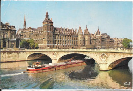 PARIS - La Conciergerie Avec Une Péniche - Other Monuments