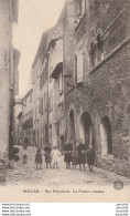 U17-12) MILLAU (AVEYRON) LA RUE PEYROLLERIE - LA FENETRE ROMAINE - ( ANIMEE - ENFANTS - HABITANTS - 2 SCANS ) - Millau