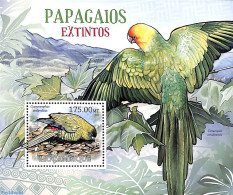 Mozambique 2012 Extinct Parrots S/s, Mint NH, Nature - Birds - Parrots - Mozambique