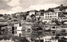 FRANCE - Troo - Hôtel Ariana Et Villas Sur Le Loir - Vue Sur Une Partie De La Ville - Carte Postale Ancienne - Vendome