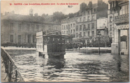 44 NANTES - Crue De 1910, Un Coin De La Place Du Commerce. - Nantes
