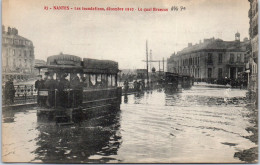 44 NANTES - Crue De 1910, Tramway Sur Le Quai Brancas. - Nantes