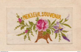 S28- CARTE BORDEE  " MEILLEUR SOUVENIR " FLEURS ROSES - ( 2 SCANS ) - Embroidered