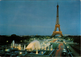 PARIS - La Tour Eiffel Et Les Jardins Du Trocadero La Nuit - Tour Eiffel