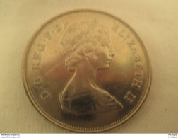 Medaille Commémorative  Elisabeth II Mariage  De Ladiy Diana - 1985 - Diametre 38 Mm Etat Neuf - Royaux/De Noblesse