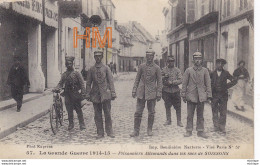 TH  MILITARIA 14/18  - Prisonniers  Allemands  Dans  Les Rues De  Soissons - 1914-18