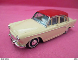 Miniature   Voiture   -1/43em - NOREV -  SIMCA  ARONDE - Norev