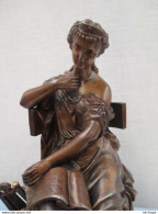 Belle Statuette Regul - LA LECTURE - Femme Assise Signé DORIO Parfait état Haut 28 Cm Poids 2 Kg 4 - Metaal