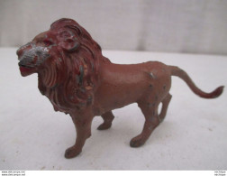 Lion En  Plomb H 5 Cm Sur 10 Cm - Toy Memorabilia