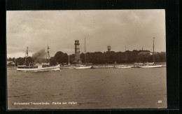 AK Travemünde / Ostsee, Partie Am Hafen, Fähre Und Leuchtturm  - Lübeck-Travemünde