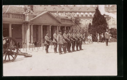 AK Karlsruhe, Appell Der Schlosswache  - Karlsruhe