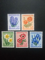 NIEDERLANDE MI-NR. 607-611 POSTFRISCH(MINT) BLUMEN(II) 1953 NARZISSE HYAZINTHE LILIE - Nuovi