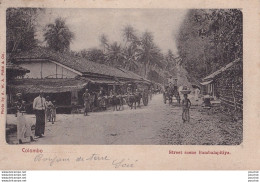 J8- COLOMBO (CEYLAN - SRI LANKA) STREET SCENE BANBALAPITIYA  - ( HABITANTS - OBLITERATION DE 1901  - 2 SCANS ) - Sri Lanka (Ceylon)