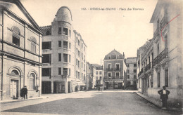 03-NERIS LES BAINS-PLACE DES THERMES-N T6017-B/0247 - Neris Les Bains