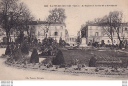 O9-85) LA ROCHE SUR YON (VENDEE) LE SQUARE ET LA RUE DE LA PREFECTURE  -  ( 2 SCANS ) - La Roche Sur Yon