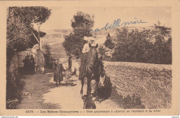 43) LES SCENES CHAMPÊTRES - UNE PAYSANNE A CHEVAL SE RENDANT A LA VILLE  - (EDITEUR LEON MARGERI , LE PUY - 2 SCANS) - Autres & Non Classés