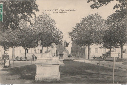 P19-79) NIORT - VUE DE LA BRECHE PRISE DU JARDIN  - (2 SCANS) - Niort