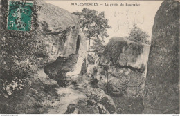 P9-45) MALESHERBES - LA GROTTE DU BOURRELIER - Malesherbes