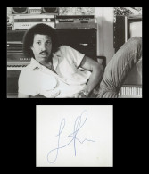 Lionel Richie - American Singer - Signed Album Page + Photo - Paris 1987 - COA - Chanteurs & Musiciens