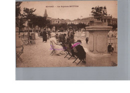 CPA - ROYAN 17 - Le Square Botton Très Animé Famille Sur Les Chaise Tente 1927 - Other & Unclassified