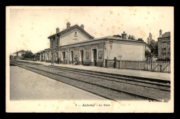 92 - ANTONY - LES QUAIS DE LA GARE DE CHEMIN DE FER - Antony