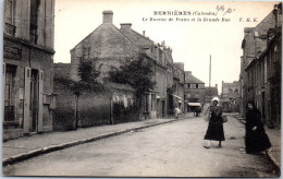 14 BERNIERES - Le Bureau De Postes Et La Grande Rue. - Sonstige & Ohne Zuordnung