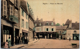 71 DIGOIN - Un Coin De La Place Du Marche. - Digoin