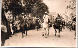 80 ABBEVILLE - CARTE PHOTO - Procession Religieuse, Les Mousquetaires  - Abbeville