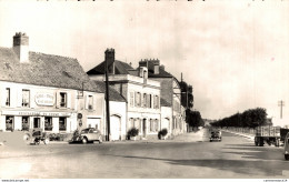 NÂ° 5579 Z -cpsm Houdan -place De Gaulle-restaurant Du Cygne- - Houdan