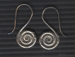 Antique Lao Silver Hilltribe Earrings Ca 1900 -1930 Simple And Intricate Work - Ethnisch