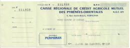 CHEQUE CHECK FRANCE CAISSE REG. DE CRED. AGRICOLE DE PYRENEES 1950'S A - Schecks  Und Reiseschecks