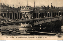 NÂ°13658 Z -cpa Lyon -les Gracieuses Mouettes Lyonnaises Du Pont Lafayette- - Sonstige & Ohne Zuordnung