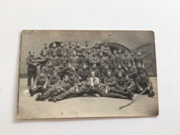 Carte Postale Ancienne Photographie Groupe De Militaires Borgerhout Phot. Van Camp. Van Geertstraat - Regimente