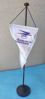 AEROLINEAS ARGENTINAS Vintage Pennant On The Original Stand * Larger Size * Argentina National Airlines Airways Airline - Publicités