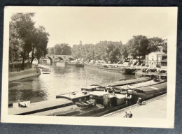 Photo Ancienne Originale Snapshot PARIS SEINE PENICHE MARINIER PONT DE SULLY   8,5X 6 CM ( RefJS2) - Boats