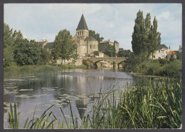 130370/ MAREUIL-SUR-LAY-DISSAIS, L'église Se Mirant Dans La Rivière Le Lay - Mareuil Sur Lay Dissais