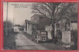 Carte Postale 82. Septfonds  Rue De La Fontaine  Entrée De La Caserne  Voiture   Très Beau Plan - Autres & Non Classés