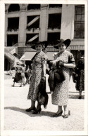 CP Carte Photo D'époque Photographie Vintage Bfemme Amies Fourrure Chapeau Mode  - Non Classificati
