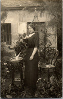 CP Carte Photo D'époque Photographie Vintage Jeune Femme Chat Cage à Oiseaux  - Non Classés