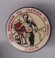 Pin's XIIIe Marathon Des Châteaux Du Médoc AMCM 92  Réf 8443 - Athlétisme