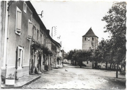 LEDERGUES - Place De L'Eglise - Autres & Non Classés