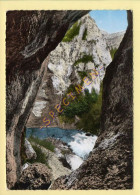 84. FONTAINE DE VAUCLUSE – La Source Par Hautes Eaux / Le Rocher Pain De Sucre / CPSM - Other & Unclassified