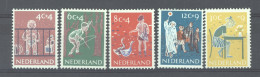 PAYS-BAS  :  Yv  712-16  * - Unused Stamps