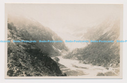 C012907 Unknown Place. River. Cliffs. Mountains - Monde