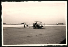 Fotografie Hubschrauber Bell Der Bundeswehr Auf Einem Fliegerhorst Der Luftwaffe  - Guerre, Militaire