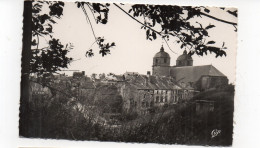 55- MONTMEDY-HAUT - L'Eglise Et Les Vieilles Maisons  (M89) - Montmedy