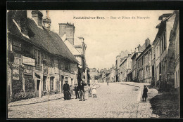 CPA Neufchatel-en-Bray, Rue Et Place Du Marquis  - Autres & Non Classés