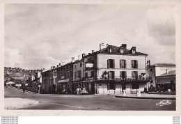 B14-47) AGEN  - PLACE DU PIN - AVENUE DE VILLENEUVE - RESTAURANT HOTEL DE PERIGORD - QUINCAILLERIE GAILLAC -(  2 SCANS ) - Agen