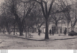 B22-83) SALERNES (VAR) VUE DU COURS BOUGE THEODORE - ( ANIMEE - HABITANTS - 2 SCANS ) - Salernes